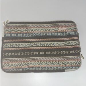 Kayond textured Patterned padded Laptop Sleeve / Holder preowned 2 pockets